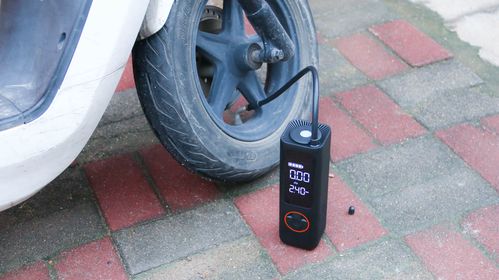 汽车打气电瓶多少伏(汽车打气电瓶的电压，了解、应用与注意事项)