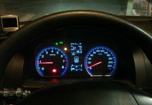 汽车表显多少必须加油(汽车表显多少必须加油，探究汽车燃油表与加油时机的重要性)