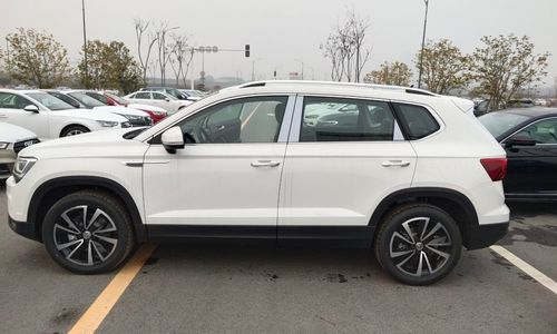 大众SUV汽车油耗多少(大众SUV汽车油耗多少，解析与探讨)