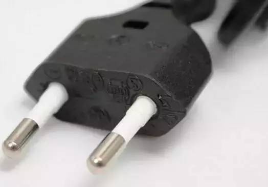 汽车风扇插头电阻多少(汽车风扇插头电阻值解析)