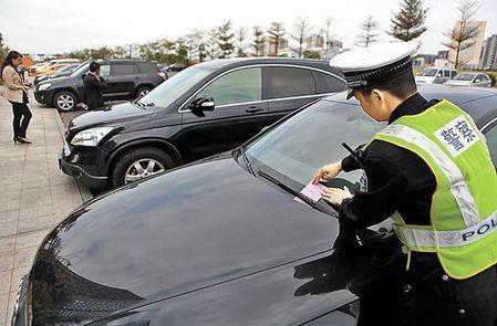 洛宁汽车逆行罚款多少(洛宁汽车逆行罚款详解)