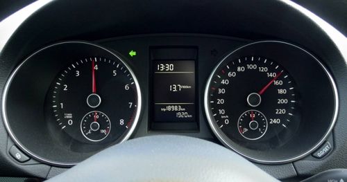 汽车转速多少算损害(汽车转速多少算损害，解析转速与汽车性能的关系)