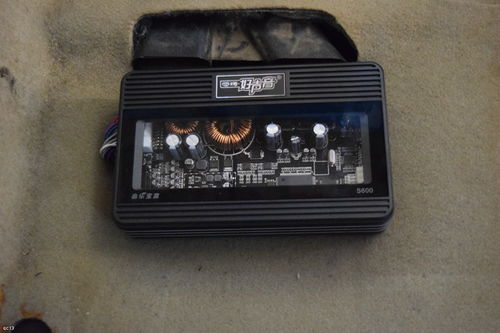 汽车功放多少安电源(汽车功放多少安电源，深入了解汽车音响功率放大器与电源电流的关系)