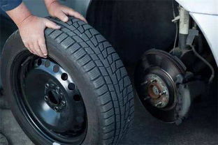 汽车前胎多少psi(汽车前胎胎压多少psi，了解、调整与保障行车安全)