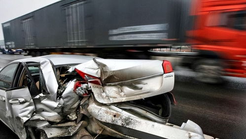 县城汽车跑多少迈(县城汽车行驶速度与道路安全，探讨汽车跑多少迈的问题)