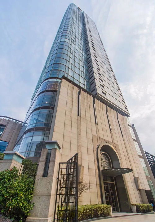 成都个人汽车租金多少(成都个人汽车租金深度解析，了解租金背后的因素)