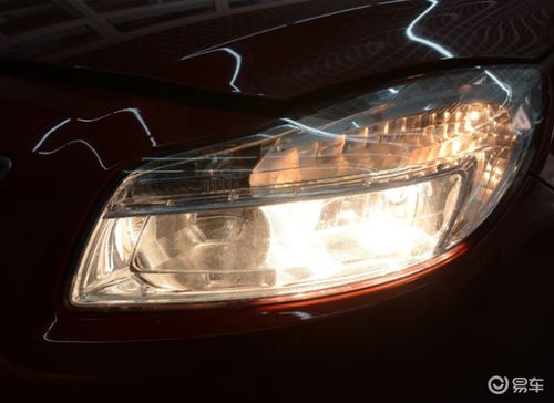 卤素汽车大灯亮度多少(卤素汽车大灯亮度多少，探究卤素大灯的亮度特性及影响因素)