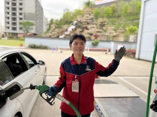 汽车低于多少加油(汽车加油时机，何时加油最为合适？低于多少加油才科学？