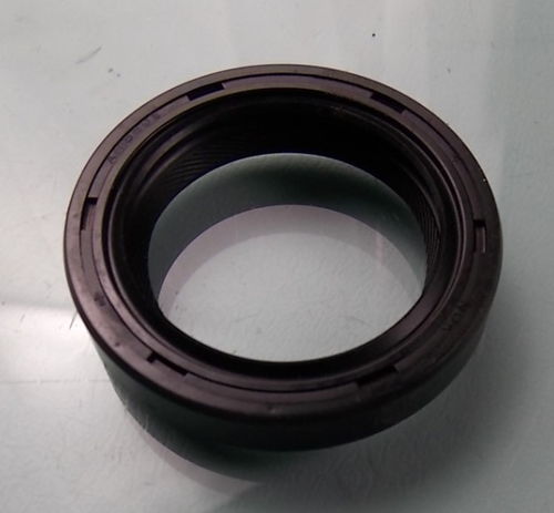 汽车油封多少公里换(汽车油封更换周期详解，多少公里需要更换汽车油封？