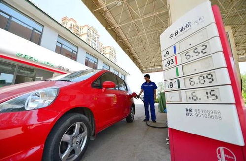 汽车还剩多少去加油(汽车还剩多少去加油，燃油经济性与驾驶决策的重要性)