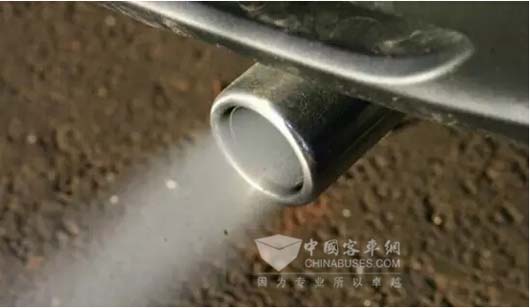 汽车副水箱多少水量(汽车副水箱的水量标准，了解、管理与维护)