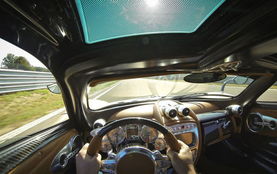 汽车赛道过弯时速多少(汽车赛道过弯时速详解，影响因素与操作技巧)