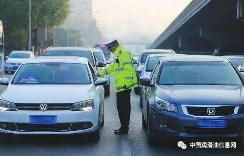汽车冬天油费多少正常(汽车冬天油费多少正常，解析与理解)
