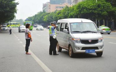 自贡汽车总站多少路(自贡汽车总站，多少路的交汇点)