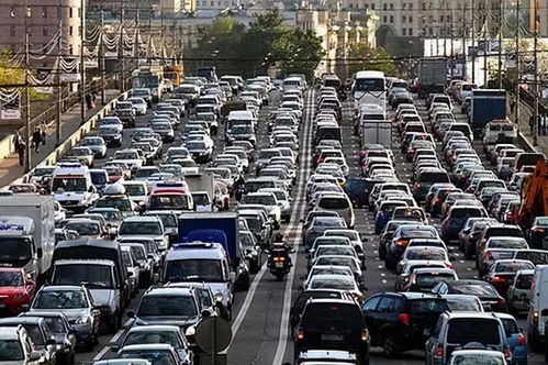 汽车油耗多少可以堵车(汽车油耗与堵车现象，探究其关联与影响)