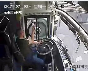 汽车翻斗角度多少合适(汽车翻斗角度多少合适，探究最佳翻斗角度及其影响因素)