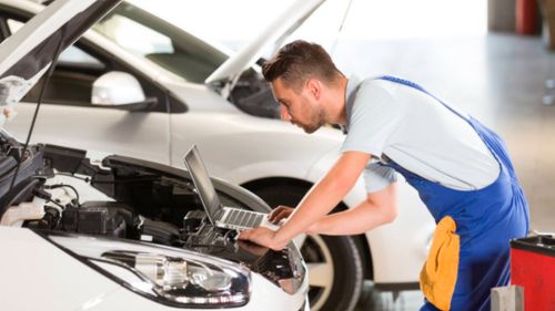 多少公里需要换汽车(汽车行驶多少公里需要更换，深度解析与综合建议)