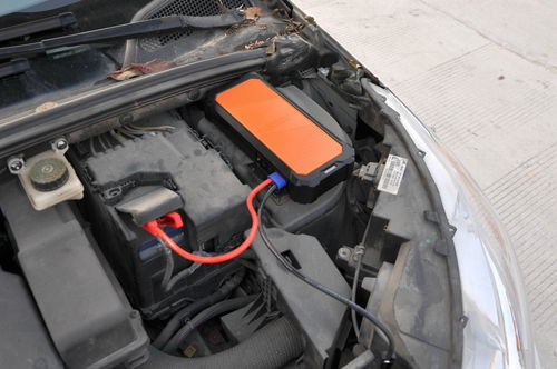 汽车整车电容多少伏(汽车整车电容的电压值解析)