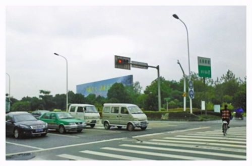 汽车旗杆灯价格多少(汽车旗杆灯价格多少？深入了解汽车旗杆灯的价格因素)
