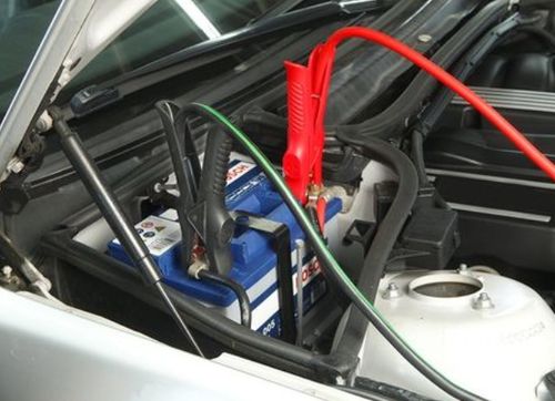 巡航汽车电瓶价格多少(巡航汽车电瓶价格解析，多重因素影响下的市场定位)