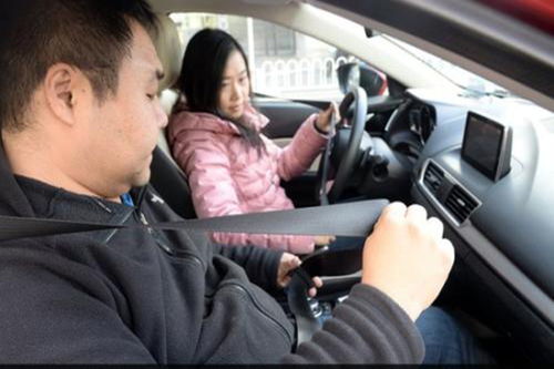 汽车陪练上海价格多少(上海汽车陪练价格概览)