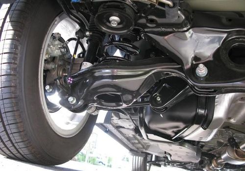 汽车落地回弹多少正常(汽车落地回弹多少正常，解析汽车悬挂系统与落地回弹现象)