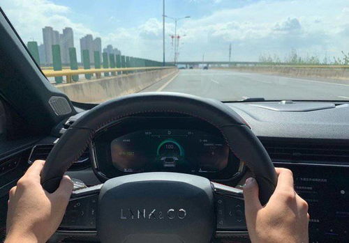 汽车半小跑多少公里(汽车半小跑的距离，探索速度与里程的奥秘)