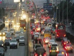 东京街道有多少汽车(东京街道的汽车数量，繁华都市的交通状况分析)