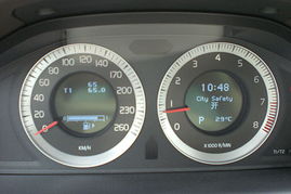 汽车80刹车多少米(汽车刹车距离与80km/h的速度，解析刹车性能与行车安全)