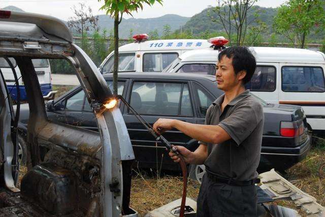 南京汽车报废奖励多少(南京汽车报废奖励政策详解，奖励金额及申请流程)