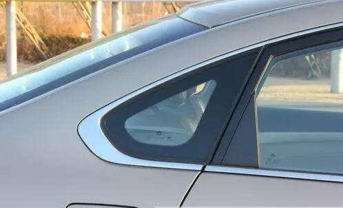 汽车有多少块玻璃(汽车玻璃的数量与种类，深入了解汽车的玻璃窗)