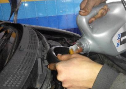 汽车油尺高度多少合适(汽车油尺高度多少合适—解析汽车油尺的作用与合理油尺高度设定)