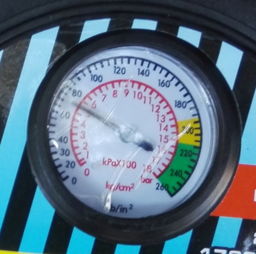 汽车油温表多少合适(汽车油温表多少合适—解析汽车油温的正常范围与影响因素)