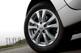 天籁汽车胎压多少(天籁汽车胎压的重要性及其标准设置)