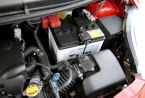 汽车电瓶多少v输出(汽车电瓶输出多少伏电压，深入了解汽车电力系统的核心组件)