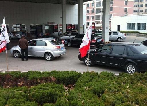 汽车夏天油加满多少(夏天汽车加油，油加满多少才合适？