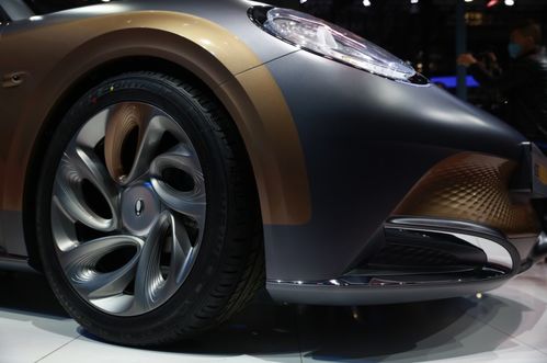 闪电汽车速度多少(闪电汽车的速度究竟有多快？