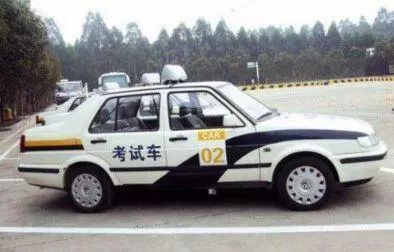 开汽车的人占多少(开汽车的人占多少—探究驾驶人群比例及其影响因素)
