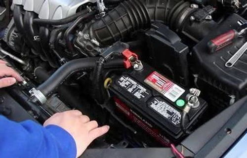 汽车遥控电池多少v(汽车遥控电池电压解析，多少伏才是关键？