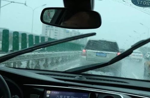 汽车雨刮长度多少(汽车雨刮长度多少，探究雨刮器尺寸与汽车安全行驶的关系)