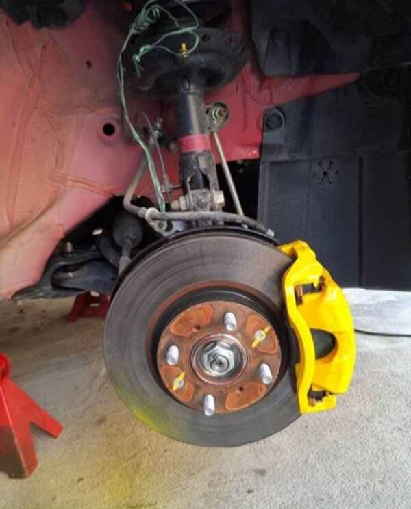 换汽车卡钳价格多少(换汽车卡钳价格多少？全面解析卡钳更换成本与因素)