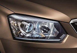 汽车大灯流明多少最好(汽车大灯流明多少最好，深度解析汽车照明系统)