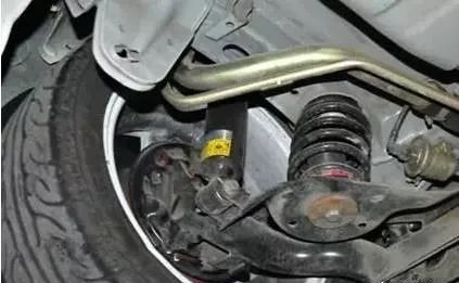 汽车减震升高多少合适(汽车减震升高多少合适—探讨最佳减震升高方案)