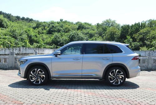 星越汽车重量多少(星越汽车重量详解，探究其背后的设计与技术考量)