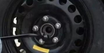 汽车前轮承重多少(汽车前轮承重多少，解析汽车前轮承重的重要性及其影响因素)