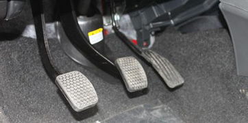 汽车踏板厚度是多少(汽车踏板厚度解析，多少厚度才合适？