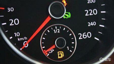 汽车油箱多少油更好(汽车油箱多少油更好，权衡油耗与行驶需求的智慧选择)