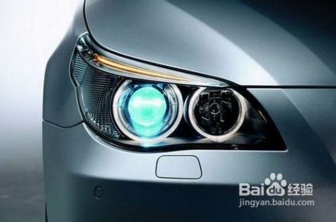 汽车上有多少车灯(汽车上的车灯数量及其功能解析)
