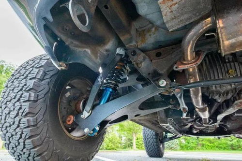 小汽车后轮倾角多少(小汽车后轮倾角多少，深入了解汽车后轮倾角的重要性及其影响因素)