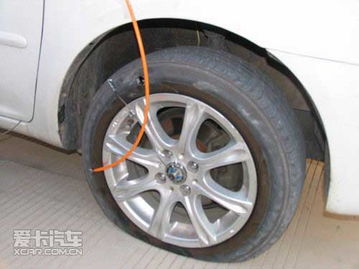 汽车多少压会爆(汽车多少压会爆，揭秘汽车轮胎压力与爆胎关系)